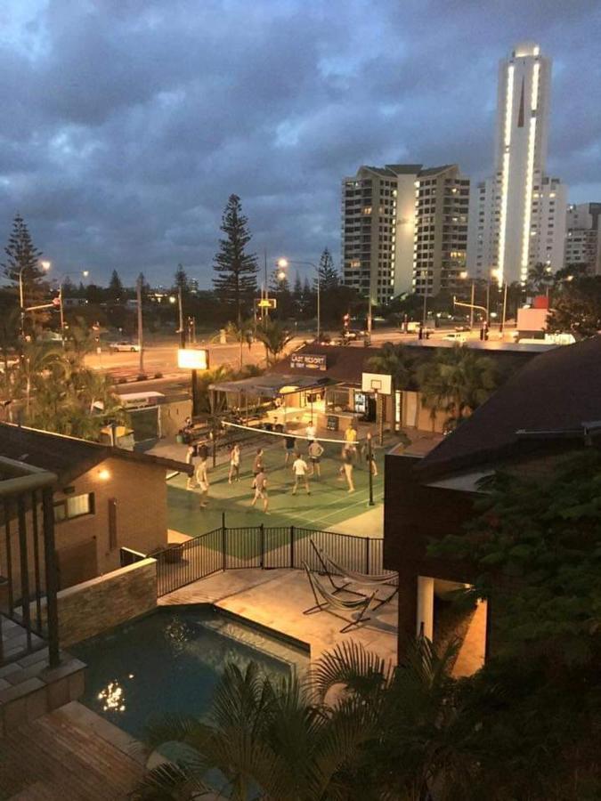 Maxmee Backpackers Resort Гоулд Коуст Екстериор снимка