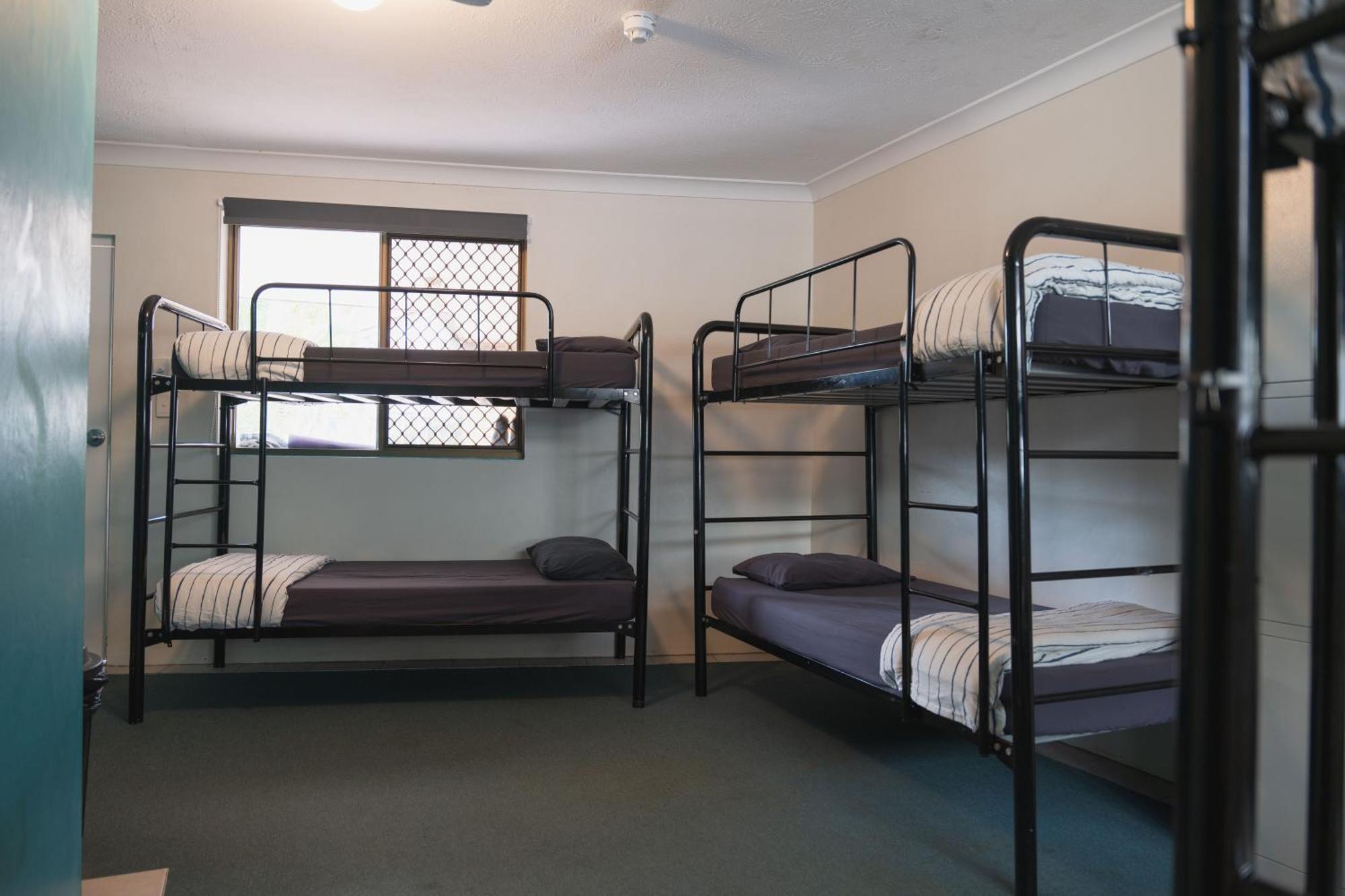 Maxmee Backpackers Resort Гоулд Коуст Екстериор снимка