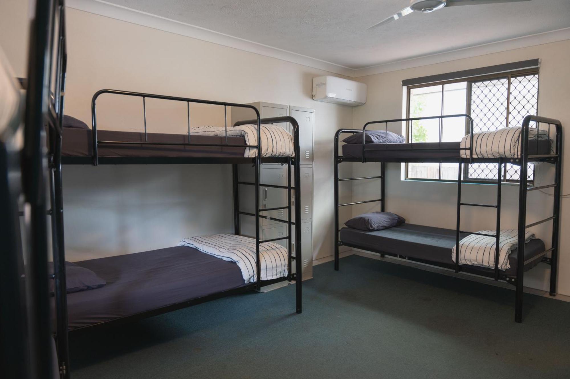 Maxmee Backpackers Resort Гоулд Коуст Екстериор снимка